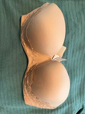 Strapless Nude Lace Trim Bra 34DD Victorias Secret